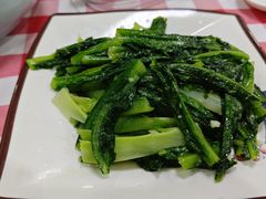 蒜蓉炒油麦菜-鹤睦鱼生·啫啫煲·海鲜(保利百合店)