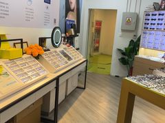 -天空之镜眼镜店蔡司依视路配镜授权零售店(望京颐堤港店)