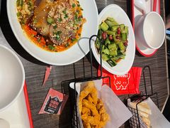 -胖哥俩肉蟹煲(湖滨银泰in77店)