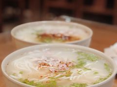 -亮亮面馆(经六路店)