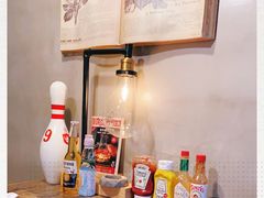 -HIGH FIVE哈福手工汉堡(桂林路店)