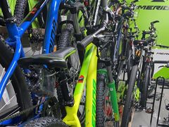 -道路口单车爱瓦士dahon大行