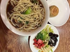 -清真吴记门钉肉饼·喜多利