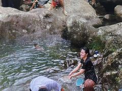 -安吉龙王山峡谷漂流