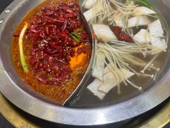-沸炉重庆老火锅(军事博物馆店)