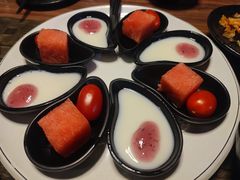 餐后双色甜品-鲑属寿司·火山石烧和牛(南城店)