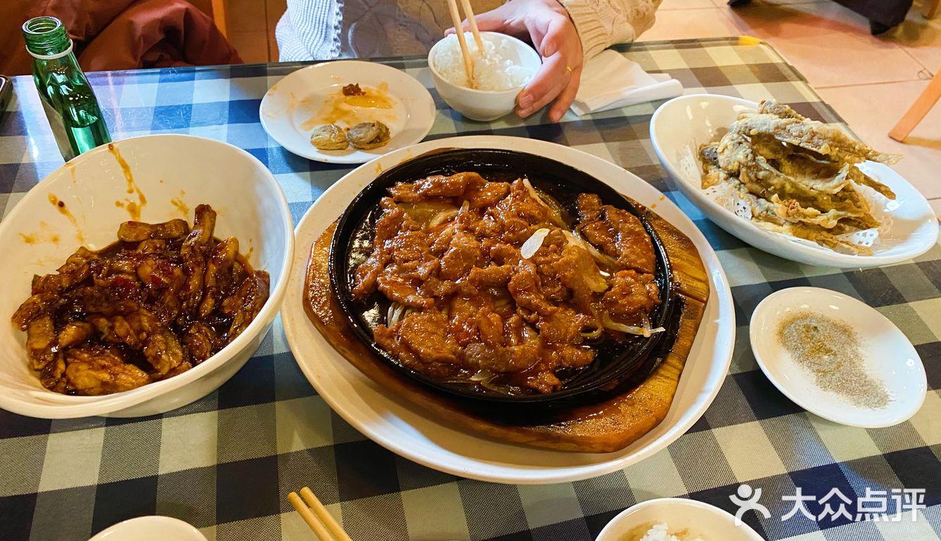 三里屯的隐藏家常菜馆，知道的都是回头客，一半儿是老外