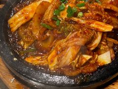 石板辣白菜炒五花肉-七八冷面·延边朝鲜族美食(圣熙八号店)