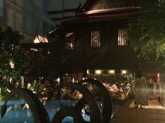 iphone_upload_pic-Ruen Urai