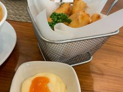 -Chom Cafe and Restaurant