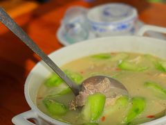 姜酒鸡汤浸丝瓜-小粤楼·怀旧粤菜(万辉国际广场店)