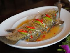 -Chom Cafe and Restaurant
