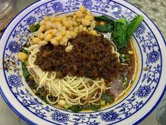 -渝之汇牛肉豌杂面