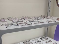 -无奔眼镜·蔡司·依视路授权店(马家堡店)