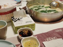 -洪氏嗨捞·猪肚鸡火锅(阳光天地店)
