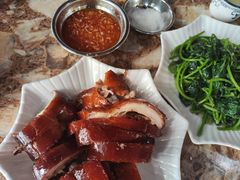 -四更周店烤乳猪