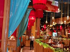 -老滇山寨•云南特色菜•地方菜•民族风情歌舞表演(金碧店)