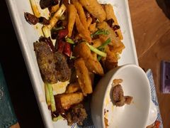 -云海肴·汽锅鸡·云南菜(天山百盛优客店)