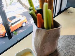 笔筒色拉-穹六人间 people 6(岳阳路店)