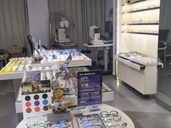 -视野联行眼镜•蔡司•依视路(温江店)