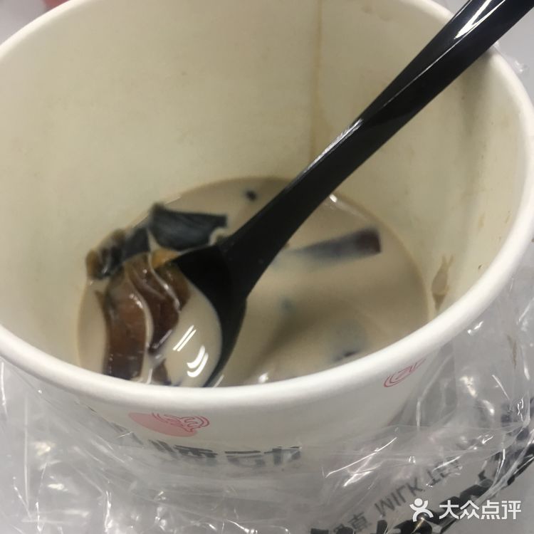 平时都会买双皮奶芋圆一号里面的料很多，有燕麦