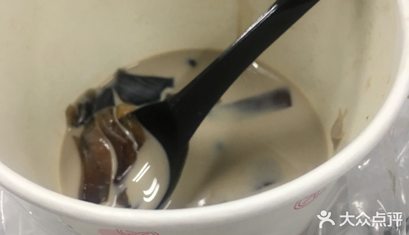 平时都会买双皮奶芋圆一号里面的料很多，有燕麦