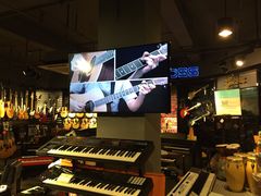 -柏斯音乐艺术中心·钢琴·吉他(上音店)