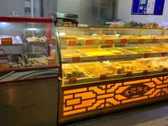 面包甜点陈列柜-宋记饼家(石门二路店)