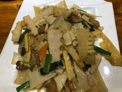 高山笋炒鲜肉-下梅人家土菜馆(历史文化餐厅度假区店)