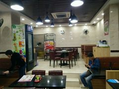 大堂-豆豆八刀汤(皇岗公路大厦店)