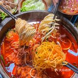 在昆明！好吃！便宜的酸汤火锅！！！座无虚席