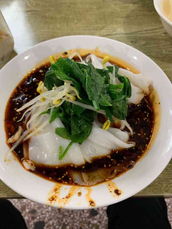 邓慧民汉中面皮(洋县店)-"一出高铁站,坐上十块的出租车05直奔县城.