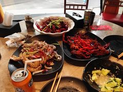 -沪小胖小龙虾(淮海中路旗舰店)
