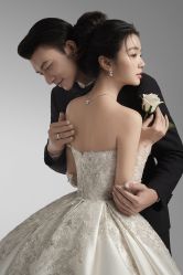 -雪中彩影婚纱摄影·微光艺术中心