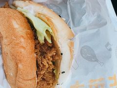 香辣鸡腿堡-华莱士·炸鸡汉堡(山水华庭店)