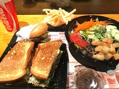 -The Habit Burger Grill 哈比特汉堡(复兴soho店)