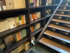 -钟书阁(松江泰晤士小镇店)