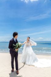 -现代经典婚纱摄影