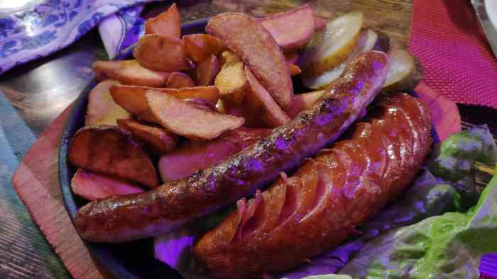 back in ussr 苏联菜-"很喜欢这家餐厅,店面不大,苏联小酒馆的装.