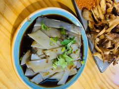 -勺子米线·云南传统小吃市集(四方街店)
