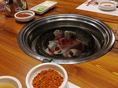 -草家酱蟹炭火烤肉店(珲春南路一店)