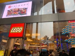 -乐高品牌旗舰店(人民广场店)