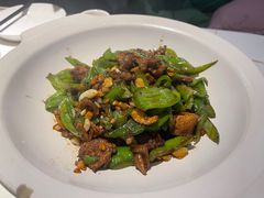 -阿瓦山寨·湘菜现炒·剁椒鱼头王(咸阳总店)