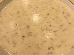 奶油松茸蘑菇汤-莫斯科餐厅