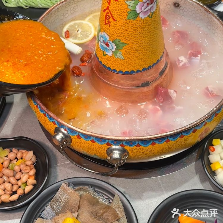 来新疆怎么能不吃沙棘火锅呢！！就在乌鲁木齐