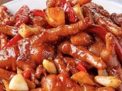 -思博半步颠小酒馆(梦时代店)