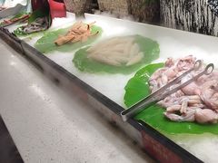 -四囍码头海鲜烧烤自助火锅(外滩南京东路悦荟广场店)