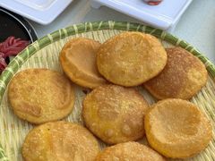 -茅草房·河畔园林火锅