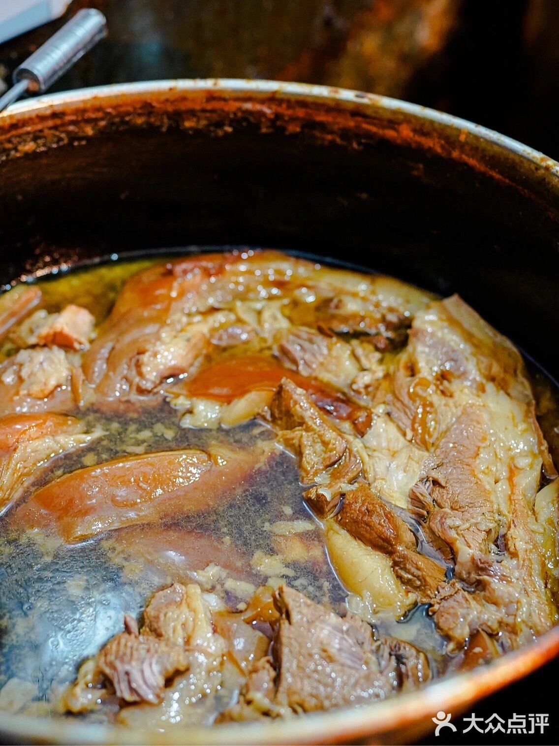 低评分小店也有好味道｜西安这家三十年肉夹馍老店被我找到了……