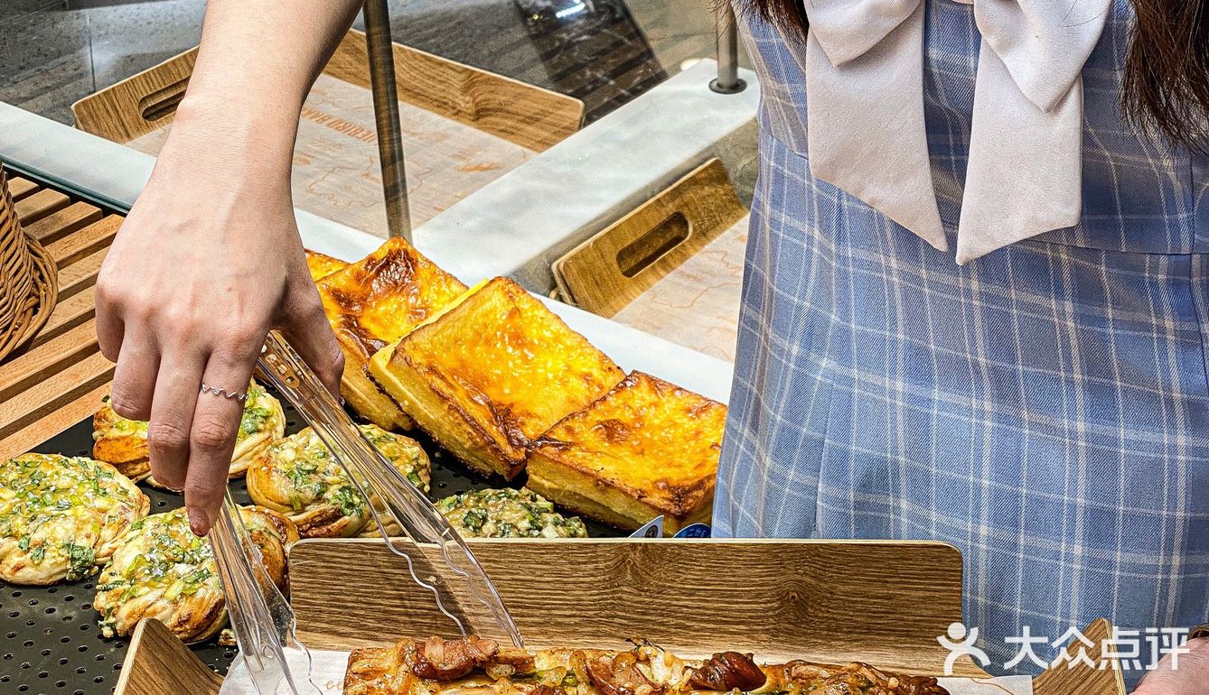 🖤东莞探店｜在科技感爆棚的“太空舱”买面包咯